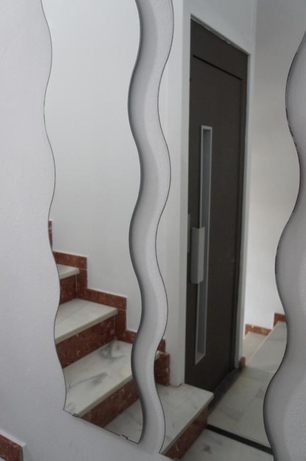 Hostal La Conilena Кониль-де-ла-Фронтера Экстерьер фото