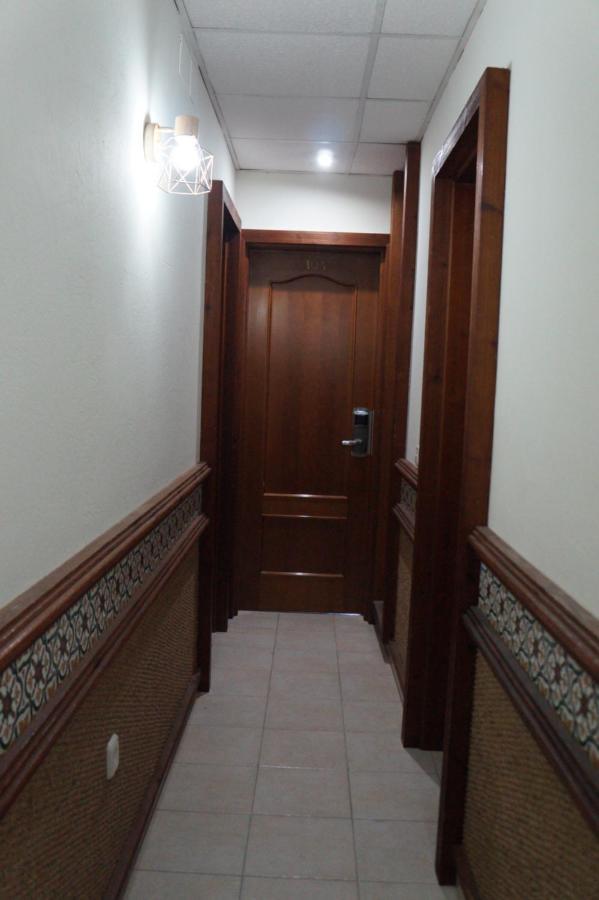 Hostal La Conilena Кониль-де-ла-Фронтера Экстерьер фото