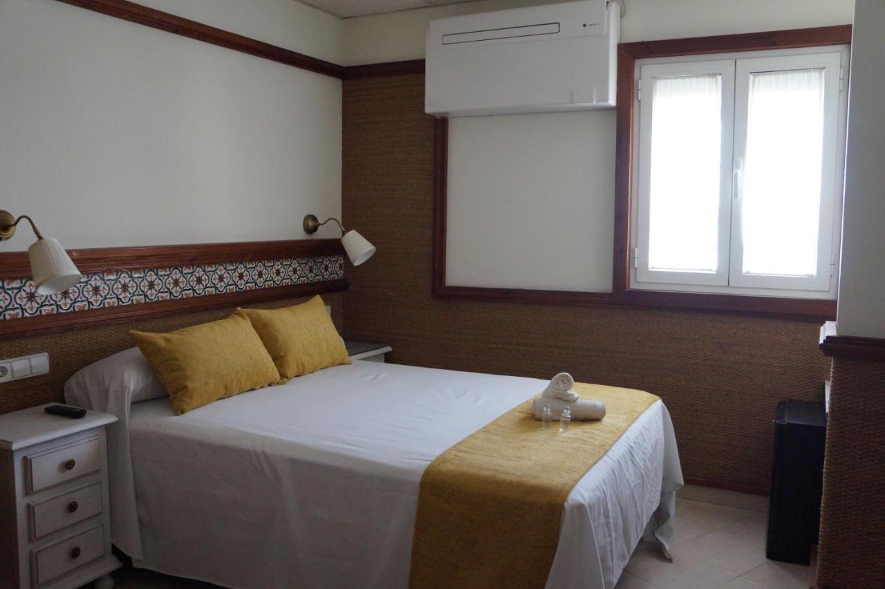 Hostal La Conilena Кониль-де-ла-Фронтера Экстерьер фото