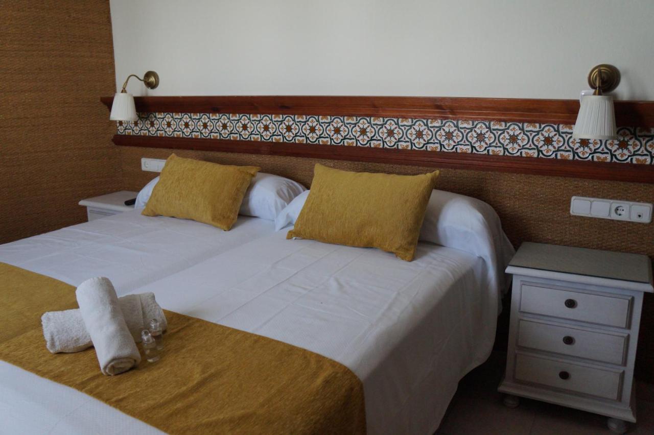 Hostal La Conilena Кониль-де-ла-Фронтера Экстерьер фото
