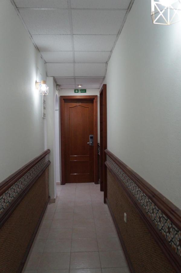 Hostal La Conilena Кониль-де-ла-Фронтера Экстерьер фото
