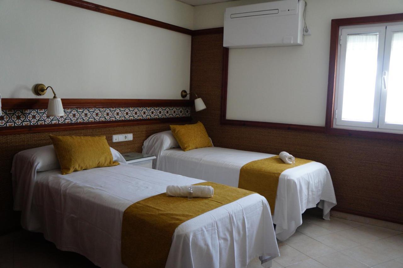 Hostal La Conilena Кониль-де-ла-Фронтера Экстерьер фото