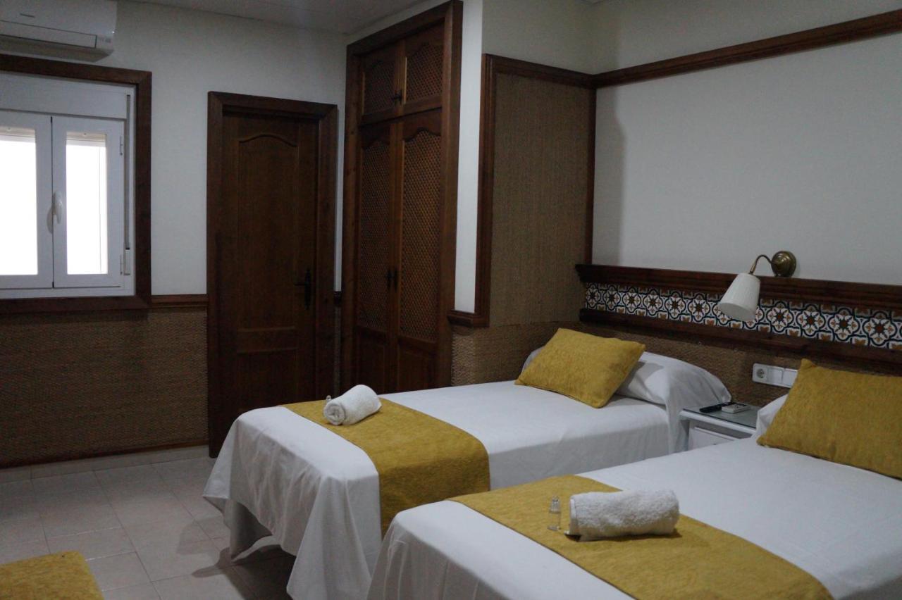 Hostal La Conilena Кониль-де-ла-Фронтера Экстерьер фото