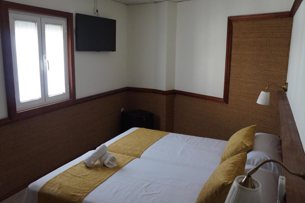 Hostal La Conilena Кониль-де-ла-Фронтера Экстерьер фото