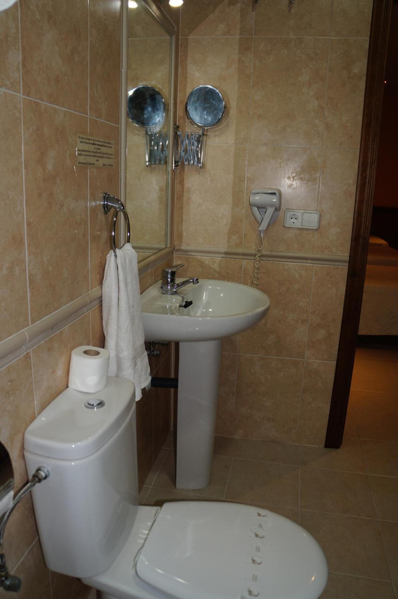 Hostal La Conilena Кониль-де-ла-Фронтера Номер фото
